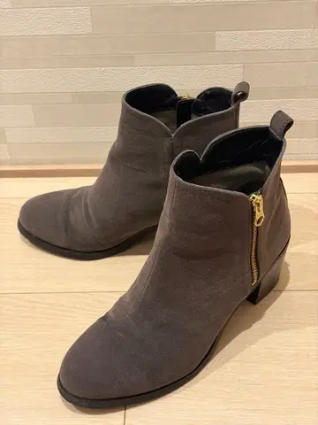 오리엔탈 트래픽 그레이 스웨이드 지퍼 달린 숏부츠