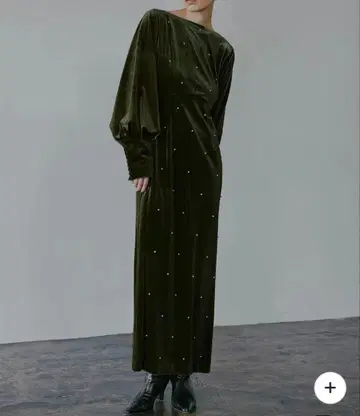 BACK OPEN PEARL VELOUR DRESS