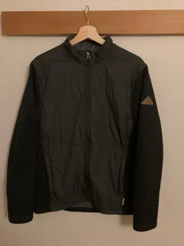 Kathmandu 블랙 자켓 M 사이즈
