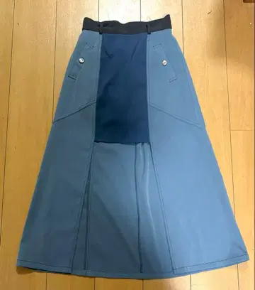 파란색 플레어 스커트 밴딩 포함