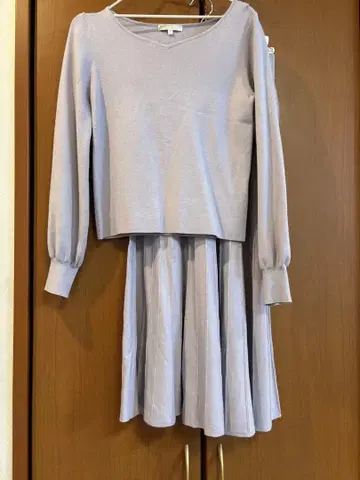 프로포션 바디 드레싱 플레어 플리츠 니트 셋업