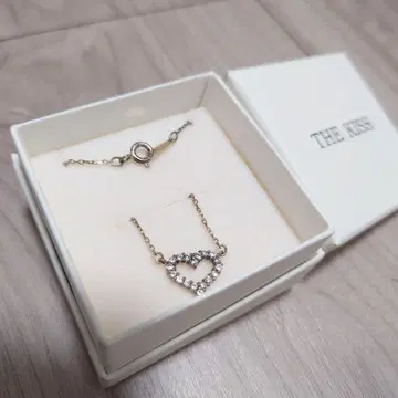 THE KISS 하트형 목걸이