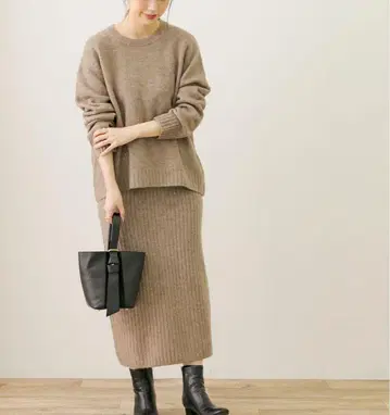 어반 리서치 서니 라벨 니트 셋업