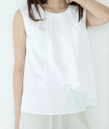 NATURAL BEAUTY BASIC 랩 드레이프 블라우스