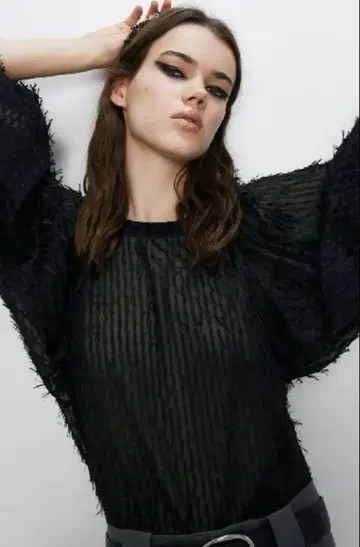 ZARA 벌룬 슬리브 상의