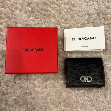 FERRAGAMO 블랙 가죽 코인 케이스