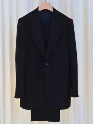 블랙 포멀 수트 싱글 버튼