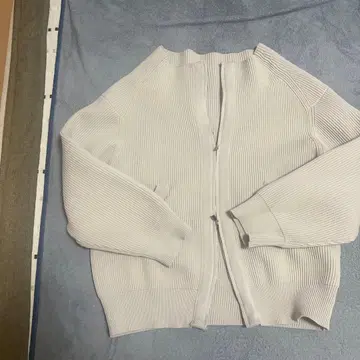 라이트 그레이 리브 집업 가디건