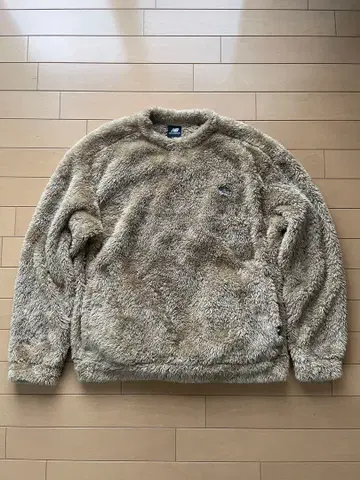 뉴발란스 NEW BALANCE 복슬복슬 풀오버 트레이닝복 M