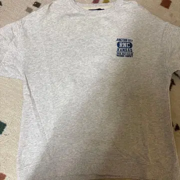 그레이 트레이닝복 패치워크 디자인