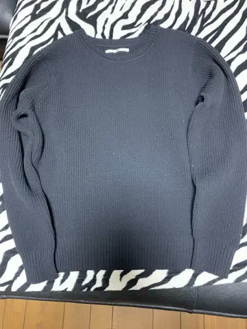 YEVS 블랙 리브 크루넥 스웨터