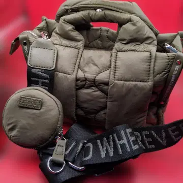 올리브 그린 퀼팅 숄더백