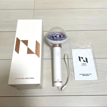 INI OFFICIAL LIGHT STICK 화이트 공식 응원봉