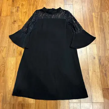 Pinx 블랙 레이스 플레어 슬리브 원피스 결혼식 포멀 드레스