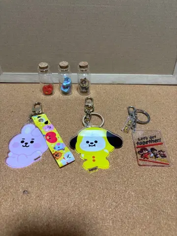 BT21 키링 세트 미니 보틀 포함