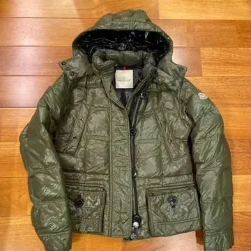 MONCLER 후드 부착 다운 자켓 올리브