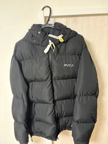 RVCA 블랙 다운 자켓 후드 부착