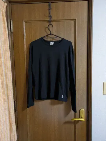 EA7 블랙 긴팔 티셔츠