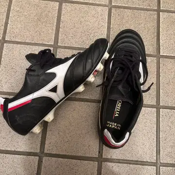 MORELIA 25cm 축구화 블랙/화이트 초 메루카리 시장