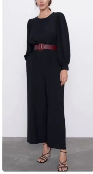 [ 새상품 ] ZARA 올인원 자라 XS 블랙 콤비네종 퍼프 슬리브