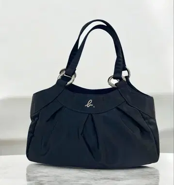 새상품급! [ 에네스베 ] 백 블랙 나일론 메탈 로고