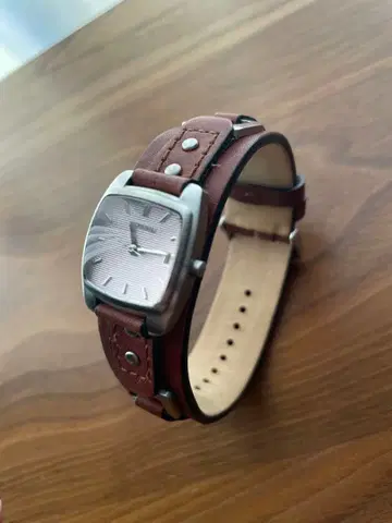 FOSSIL 브라운 가죽 스퀘어 케이스 손목시계