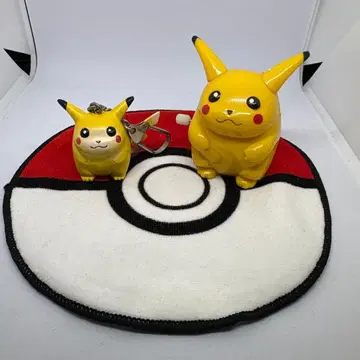 피카츄 키링 & 태엽식 피규어 2개 세트