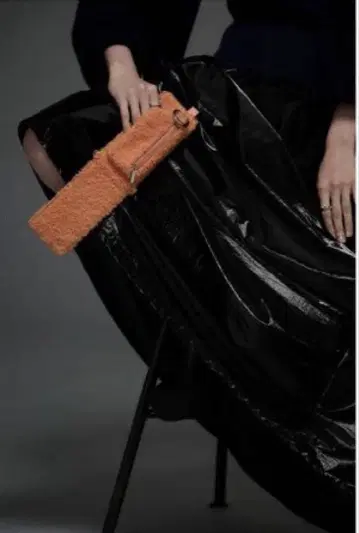 ajew 플러피 버티컬 케이스 숄더 또는