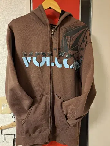 VOLCOM 브라운 집업 후드티