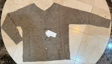 on y vua. V넥 가디건