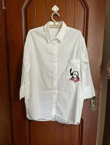 개 자수 화이트 셔츠 긴팔 M