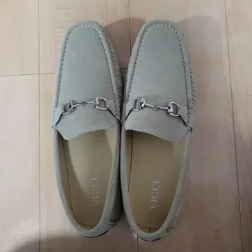 VICCI 스웨이드 그레이 로퍼