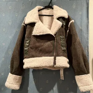 미사용 새상품 차오패닉 보아 달린 다크 그린 카키 자켓