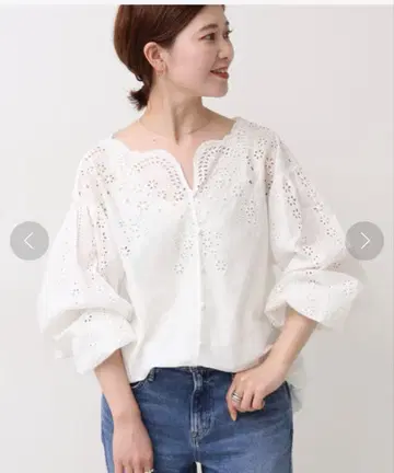 Spick & Span 스칼라넥 자수 블라우스