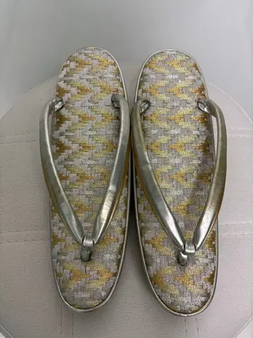 통굽 조리 금은 무늬