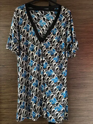 파랑과 블랙의 추상 패턴 반팔 튜닉 EUR 3