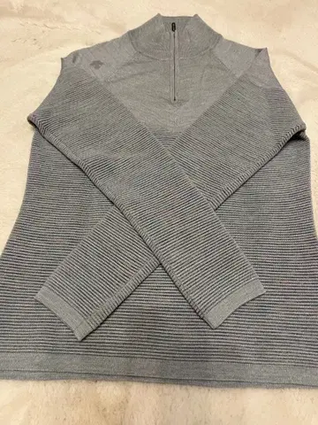 데상트 골프웨어 스웨터