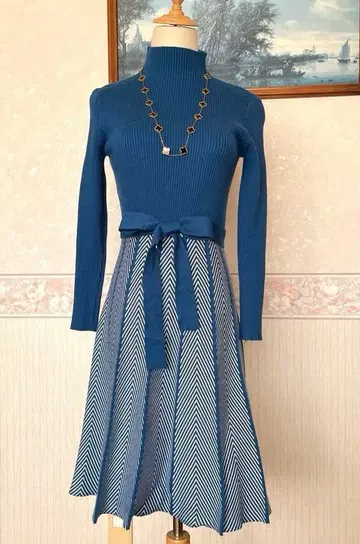 [ Narcissus ] 헤링본 니트 원피스 터틀넥 파랑 원피스