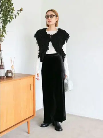 Ungrid 핏 벨로아 스커트 블랙