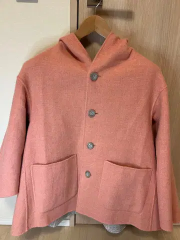 후드 부착 핑크 울 코트 리버서블