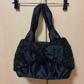 [ 새상품급 ] TO BE CHIC 블랙 백 리본 비즈