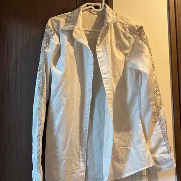 화이트 레이스 긴팔 셔츠