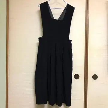 꼼사데모드 울 100% 블랙 오버롤 스커트