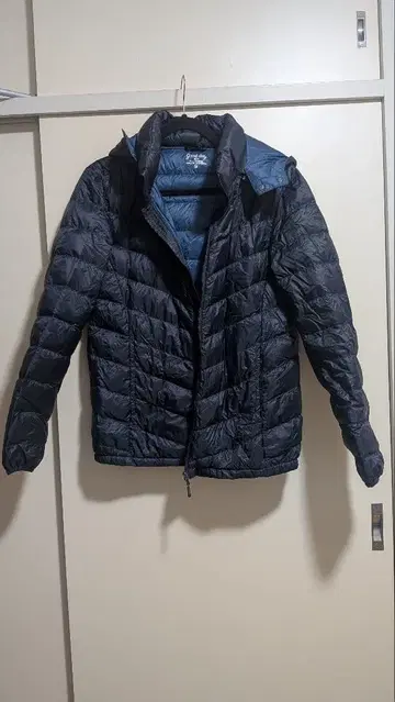 남성용 네이비 M 사이즈 다운 자켓