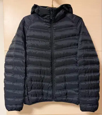 유니클로 울트라 라이트 다운 심리스 후드티 블랙 S