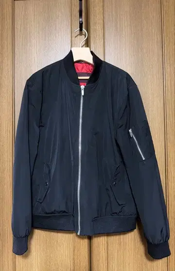 ZARA MA-1 플라이트 자켓 블랙