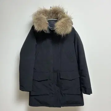 스프링&스타일 블랙 다운 자켓