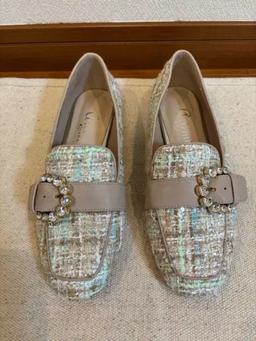 새상품 아르테미스 다이애나 트위드 로퍼 비쥬 23cm