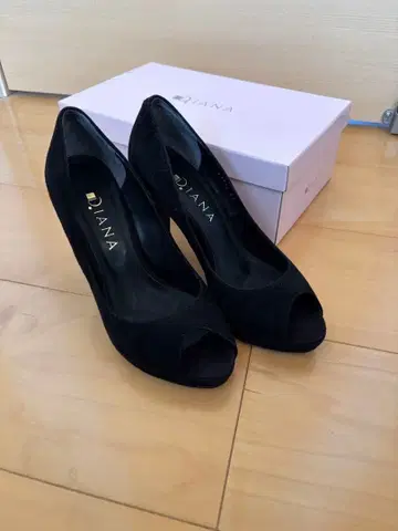 DIANA 스웨이드 펌프스 블랙 24.0