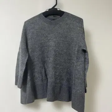 [ 가격 인하 ] TABASA 니트